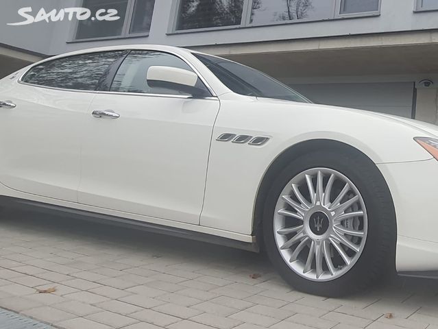 Maserati Quattroporte